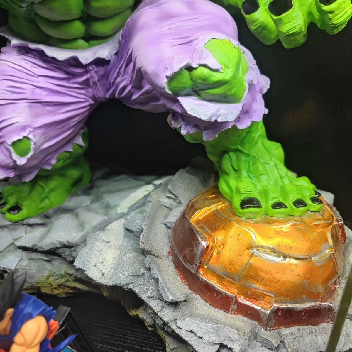 Mike Deodatos Worldbreaker Hulk (1/4th Scale)| Kawaii Katta Resin Collection | Marvel Comics