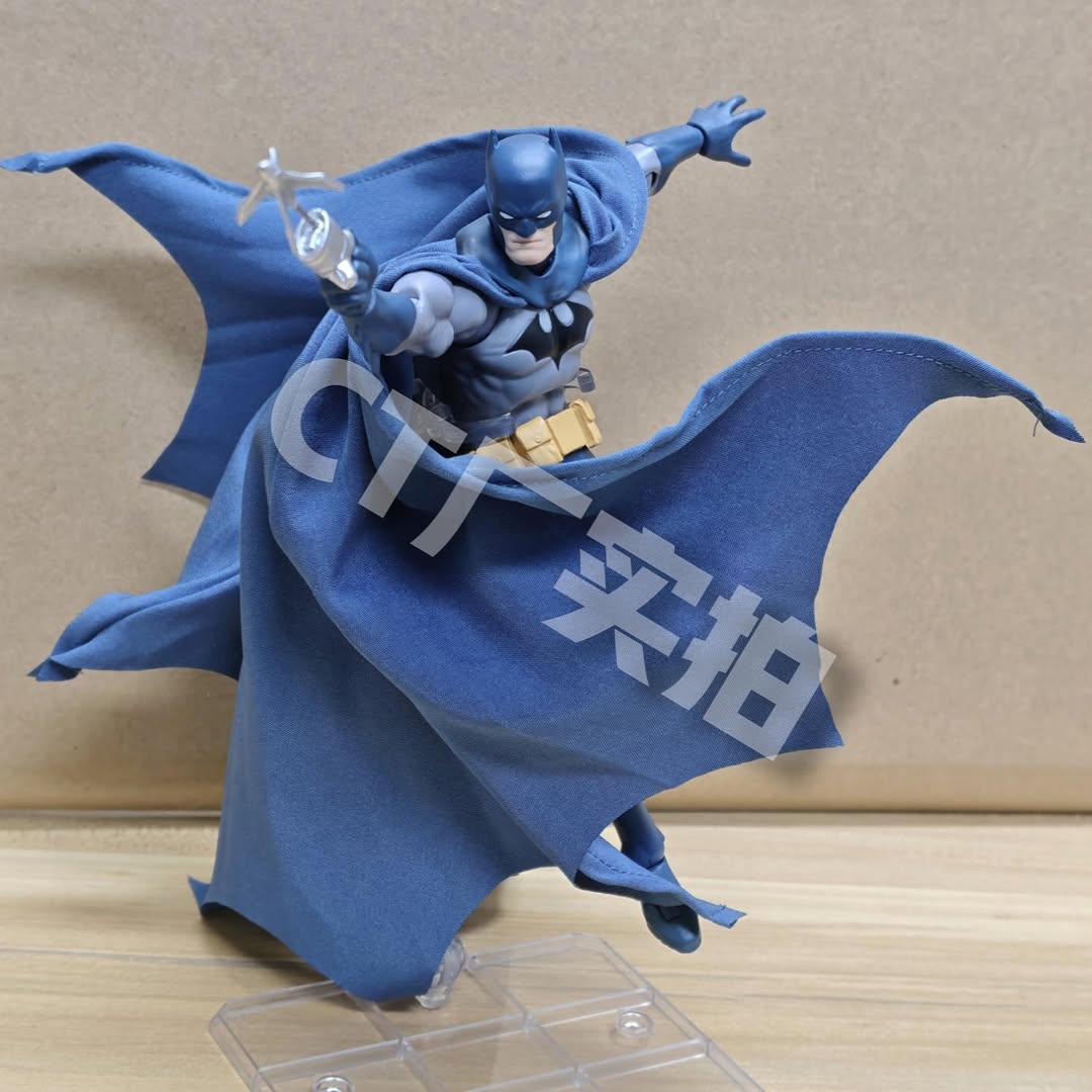 (Nov Release) CT Toys
No.l05 Hush Batman
Blue Ver. Action Figure