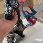 Ultimate Spiderman Vs Venom Statue (55Cm) | Marvel Comics