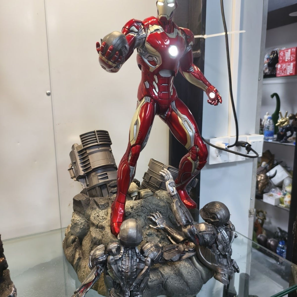 Iron Man MK 50. Statue - Ultron Finisher {With Lights} (1/4th Scale) | Marvel Cinematic Universe